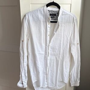 Uniqlo White Linen Shirt, covered buttons, slim fit